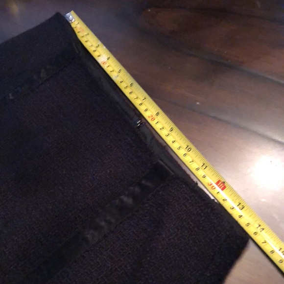 💫 Boucle and vertical ribbon lined pencil skirt with back kick ruffle pleat - Picture 6 of 8